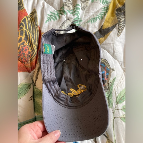 Cabelas trucker hat - Picture 5 of 5